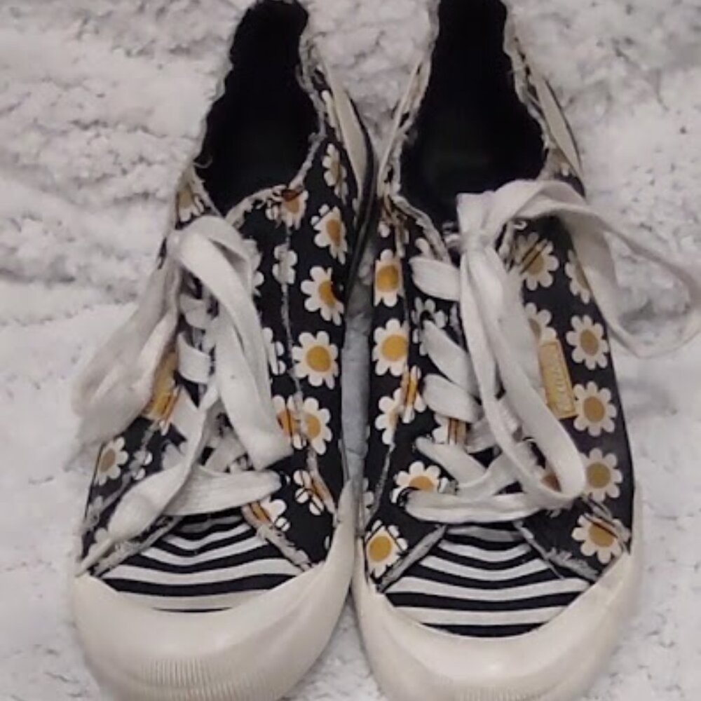 ROCKET DOG JAZZIN DAISY PRINT FRAYED EDGE SNEAKER OVERSIZED TOE CAP FOAM BED W8